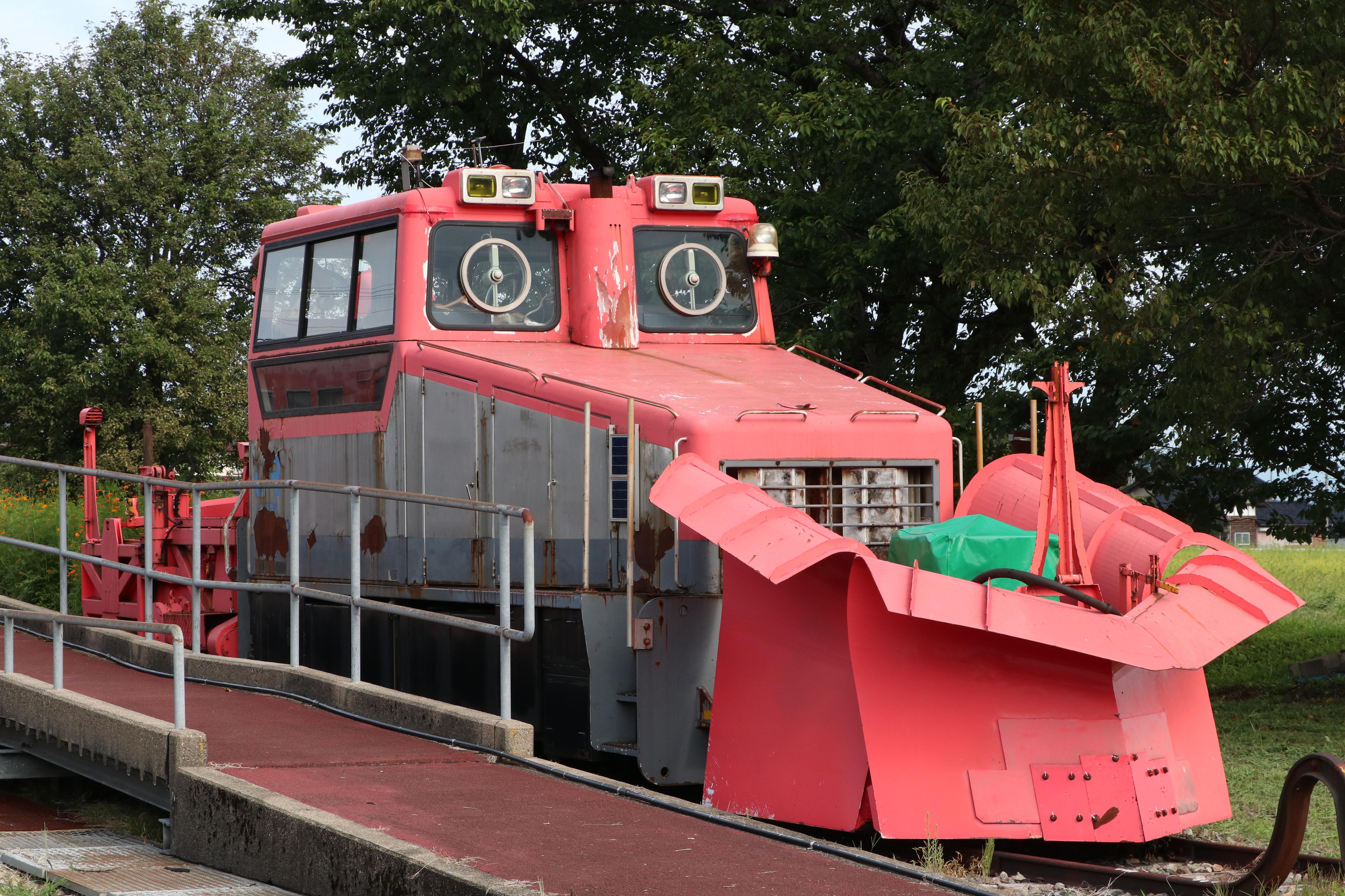 城端駅旧下り3番線に留置中